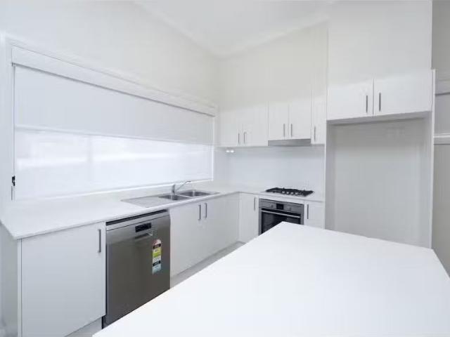 For Rent! 9/28 Cowmeadow Road, Mount Hutton House for rent Li.