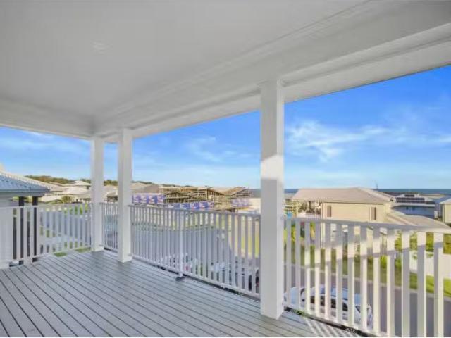 Charming 9 Anouska Street, Catherine Hill Bay House for rent.