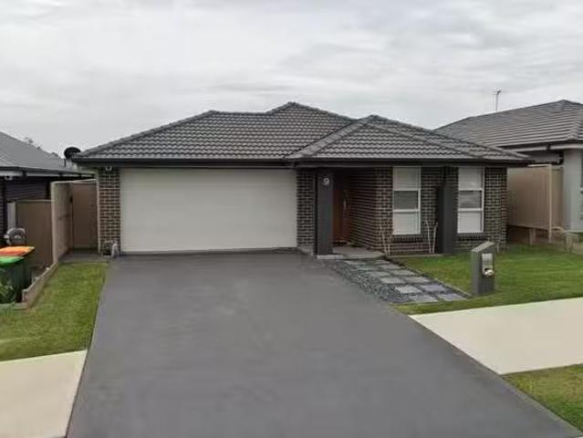 For Rent! 9 Archer Road, Spring Farm, NSW 2570