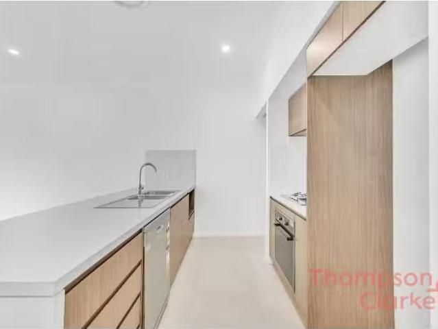 Unique 9 Getty Street, Thornton House for rent Listed by Jess.
