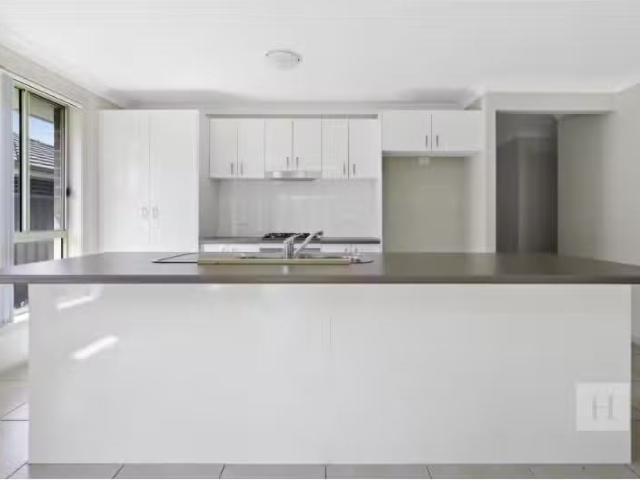 Charming 9 Darcey St, Woongarrah House for rent Listed by Her.
