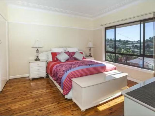 Just in! 9 Mc Govern Street, CRINGILA House for rent Listed b.
