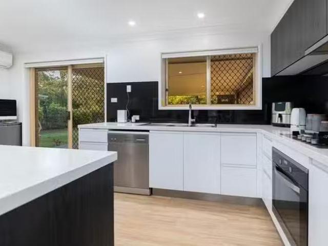 Cheap 9 Mellumview Drive, Beerwah, QLD 4519