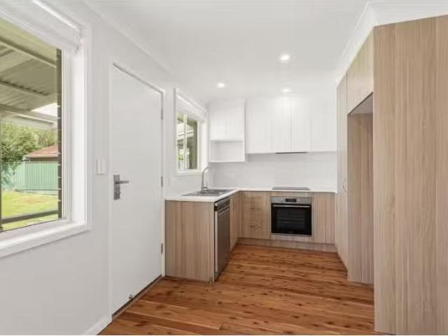 For Rent! 9 Normandie Pl, Unanderra House for rent Listed by.