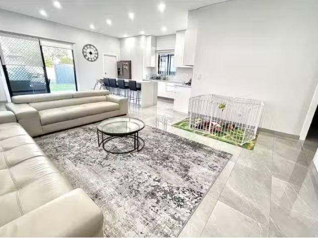 Cheap 9 Short Street, Rosehill House for rent Listed by Nawal.