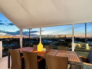 Charming 9 Power Street, Norman Park, QLD 4170