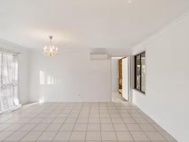 Nice 9 Rue Montaigne, Petrie, QLD 4502