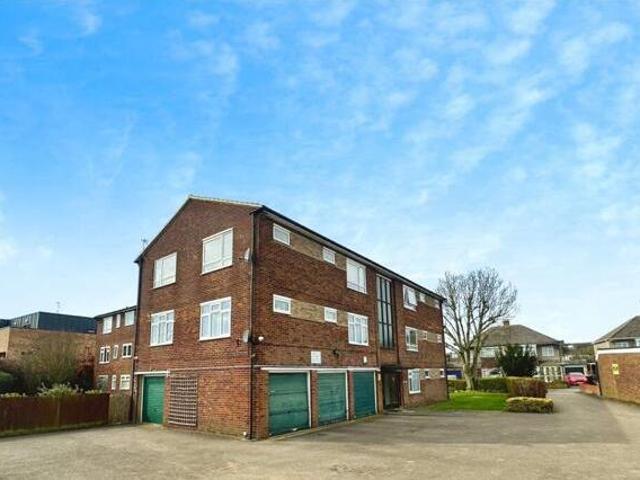 Cozens Road, Ware, 2 Bedroom Apartment