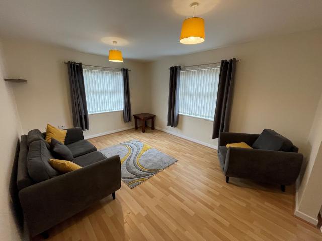 Clough Close, Middlesbrough TS5, 2 bed flat to rent, £800 pcm | PrimeLocation