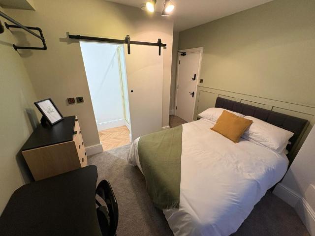 Clough Road, Hull HU5 4 bed house to rent £565 pcm £130 pw