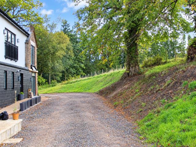 Cloud Howe, Carman Road, Cardross G82. 2 bed terraced house to rent £1,400 pcm £323 pw