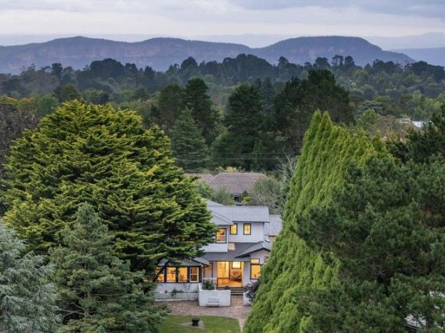 'Cloudberry Manor' Grandeur, Elegance and Luxury in the Heart of Leura