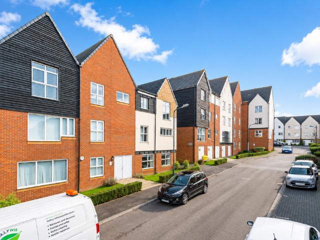 Cloudeseley Close, Sidcup DA14 4 bed house to rent £2,900 pcm £669 pw