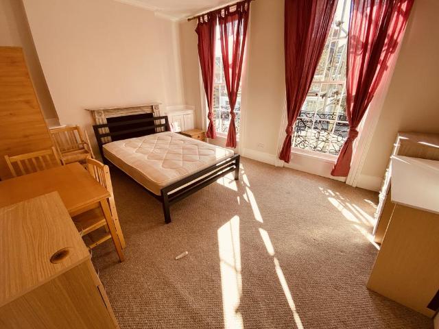 Cloudesley Road, Angel N1 4 bed flat to rent £4,560 pcm £1,052 pw