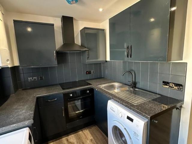 Clouds Hill Road, Bristol BS5 3 bed flat to rent £1,295 pcm £299 pw