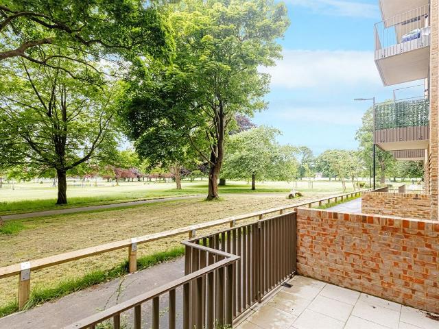 Clovelly Road, Hounslow TW3, 2 bed detached house to rent, £2,250 pcm | PrimeLocation