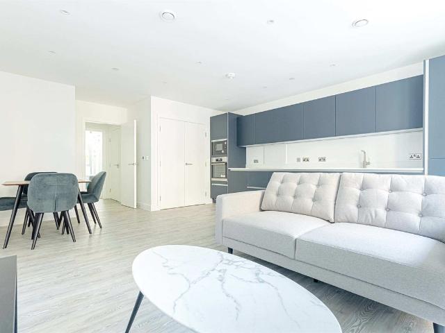 Clovelly Road TW3, 1 bed flat to rent, £1,750 pcm | PrimeLocation