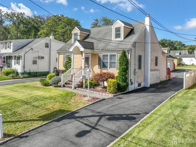 Clover Ave, Colonia, Home For Sale