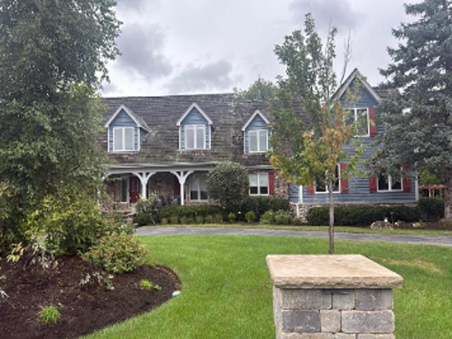 Clover Hill Ln
