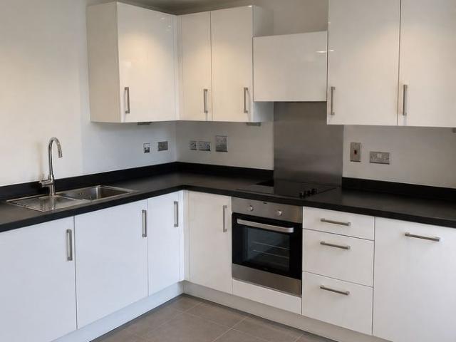 Clover Lodge, Mitcham, Mitcham, Surrey CR4, 2 bed flat to rent, £1,900 pcm | PrimeLocation