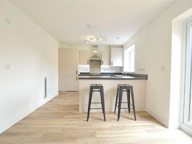 Clover Way, Stoke Gifford, Bristol. 4 bed semi detached house to rent £2,800 pcm £646 pw
