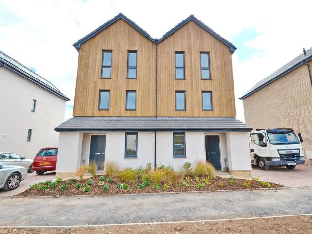 Clover Way, Stoke Gifford, Bristol. 4 bed semi detached house to rent £2,900 pcm £669 pw
