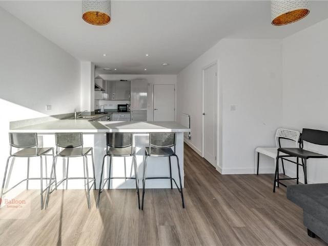 Clover Way, Stoke Gifford, Bristol. 5 bed semi detached house to rent £3,400 pcm £785 pw