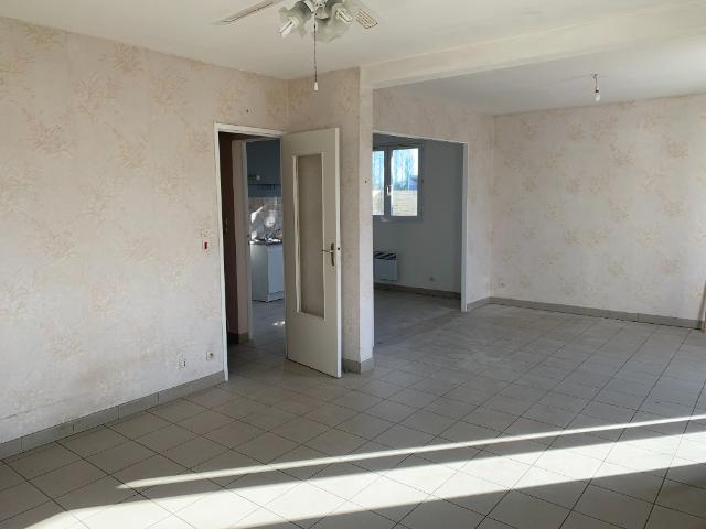 CLOYES LES TROIS RIVIERES: maison 4 pièces 107 m² à louer