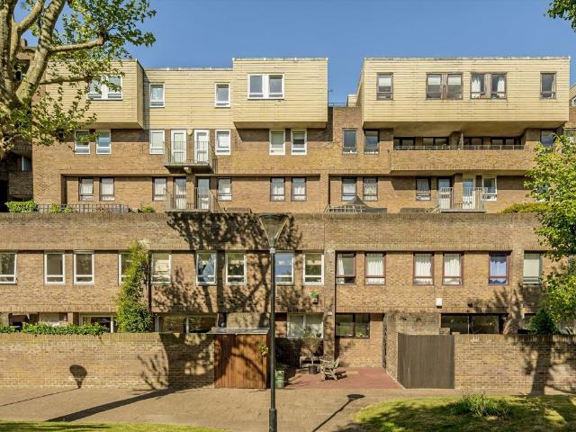 Cloysters Green, Wapping E1W, 2 bed flat to rent, £2,450 pcm | PrimeLocation