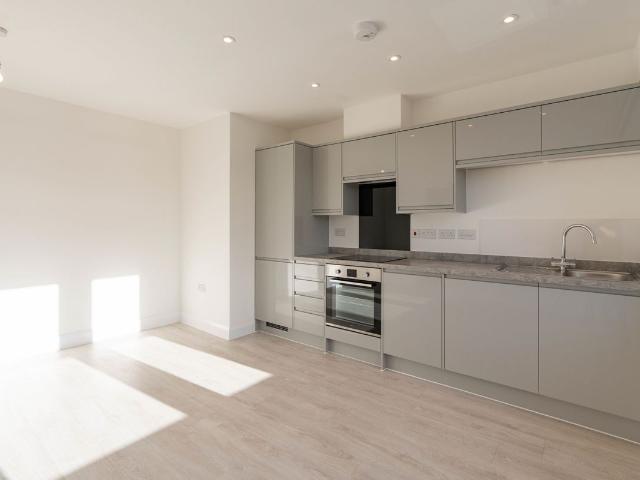 Clock Tower, 2 4 High Street, Kidlington, Oxfordshire OX5, 1 bed flat to rent, £1,250 pcm | PrimeLocation