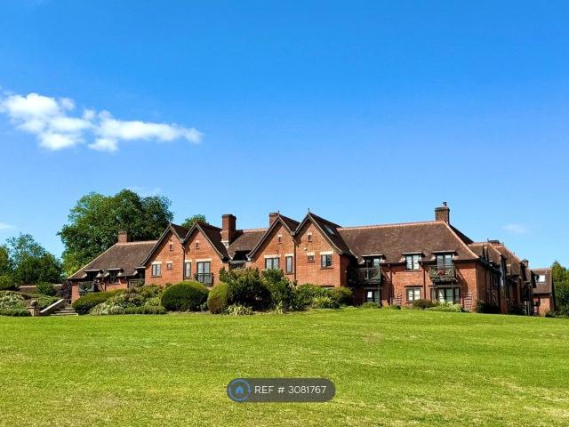 Clock House, Godalming GU8, 2 bed maisonette to rent, £2,197 pcm | PrimeLocation