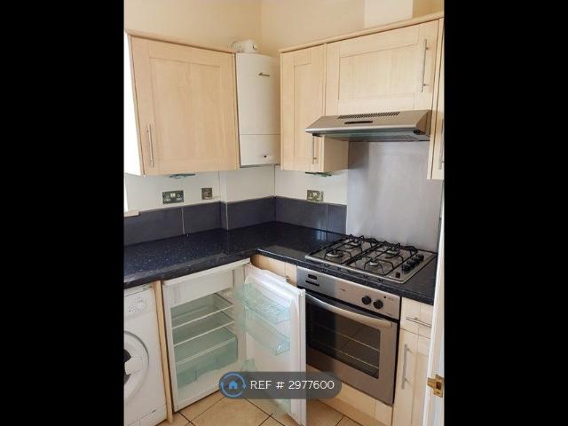 Clock House Road, Beckenham BR3, 2 bed flat to rent, £1,700 pcm | PrimeLocation