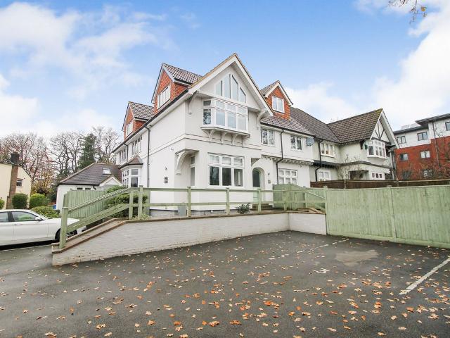 Clockhouse Road, Farnborough, Hampshire GU14, 1 bed maisonette to rent, £1,250 pcm | PrimeLocation