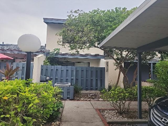 Cloister Dr