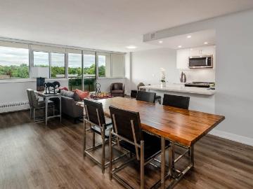 Apartment to rent in Bayview Woods-steeles