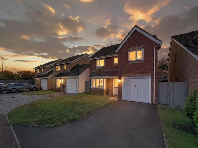Clos Avro, Cardiff CF24, 4 bed detached house to rent, £1,600 pcm | PrimeLocation