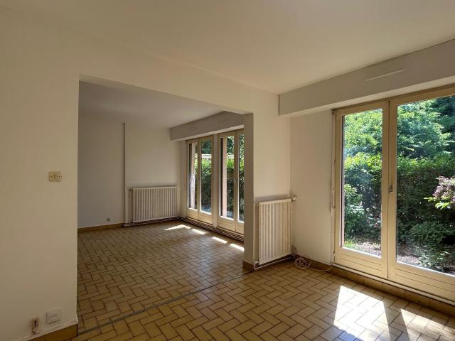 CLOS DU LION D’OR APPARTEMENT T4 AU RDC RAFFRAICHIS