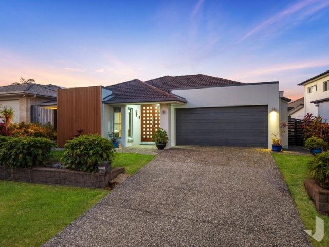 Close to 300m2 of Living | On 674m2 | Stretton College catchment