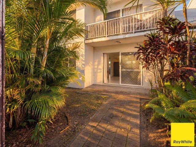 PRIVATE COURTYARD LIVING NEAR THE CBD