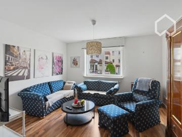 Close to the city, ECB & Nature: Newly Renovated 3 room Apartment with Home Gym in Frankfurt Oberrad, Frankfurt Amsterdam Apartments for Rent