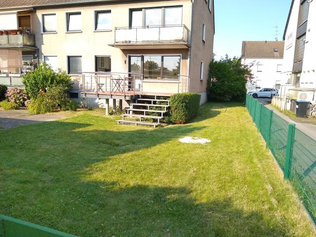 Close to the City, Quiet & Modern: Garden Apartment w/ Terrace, Duisburg Amsterdam Apartments for Rent