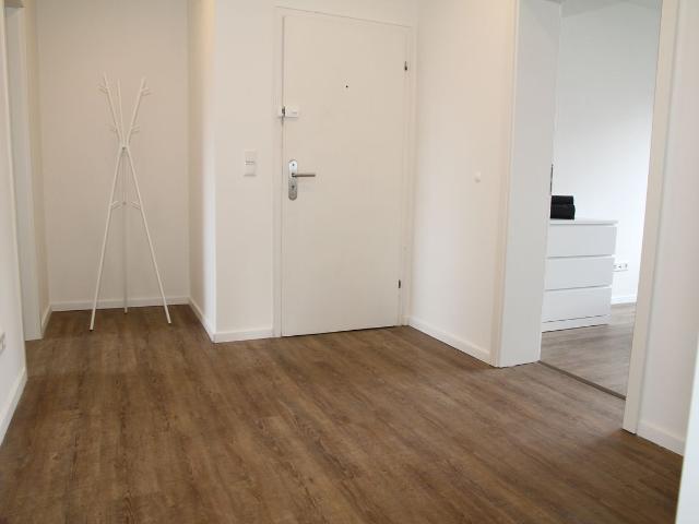 Close to the City, Quiet & Modern: Garden Apartment w/ Terrace, Duisburg Amsterdam Apartments for Rent