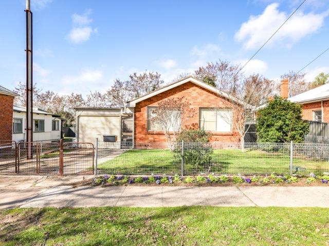 Close to Town 2 Bedroom Home Available 7.8.2026