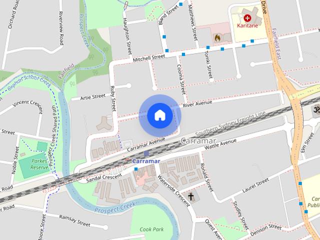 CLOSE TO TRAIN STATION!