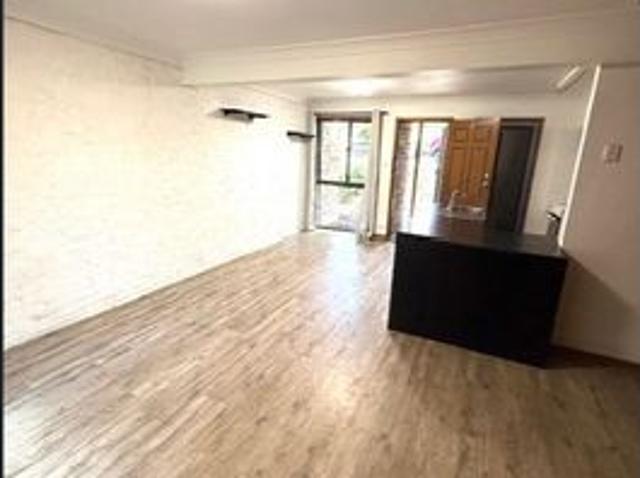 Close to Transport, Schools and Shops