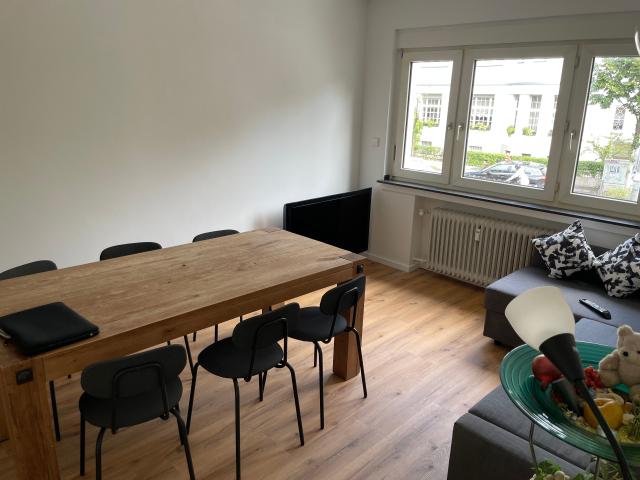 Close to university: Uninah: Quiet, completely renovated apartment with balcony