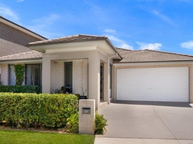 CLOSE TO ALL AMENITIES