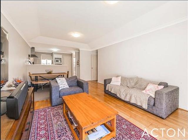 Close to beach, train line, shops & restaurants. just in time for Spring & Summer!