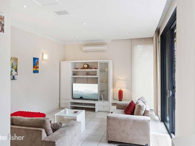Close to CBD & Cook Park