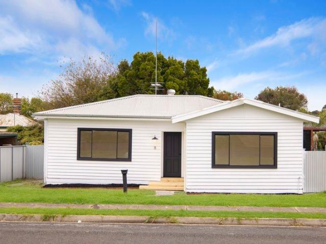 Close to CBD/ Schools AVAILABLE NOW